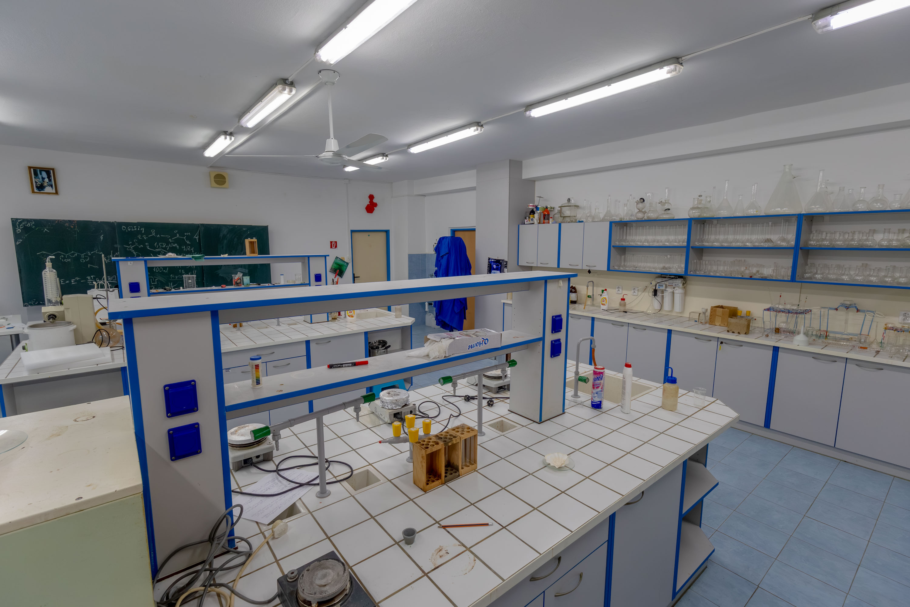 Chemické laboratórium GVBN Prievidza – laboratórne pracovisko pre experimenty a praktické cvičenia z chémie