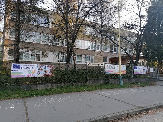 štvrtok 21. apríla 2022 7:17:15