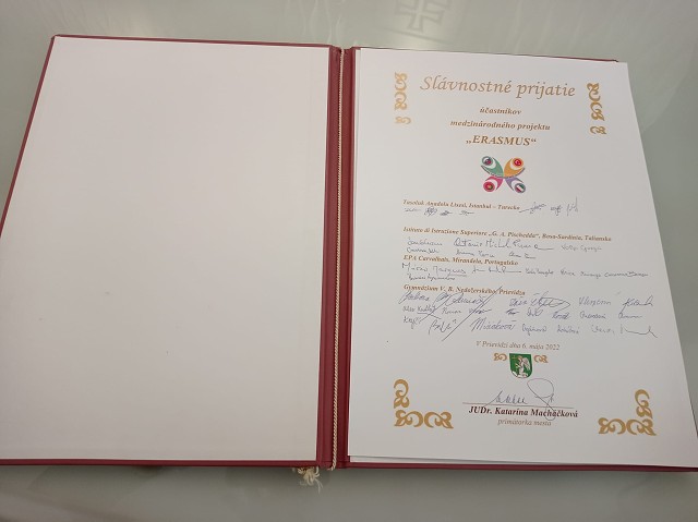 pondelok 30. mája 2022 15:04:39